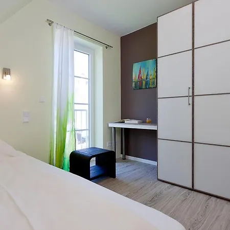 Haus 170, Kiefernweg 3 *