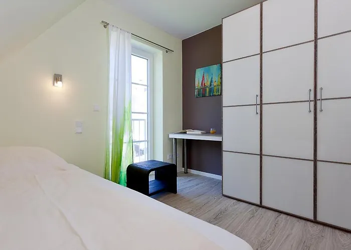 Haus 170, Kiefernweg 3 *